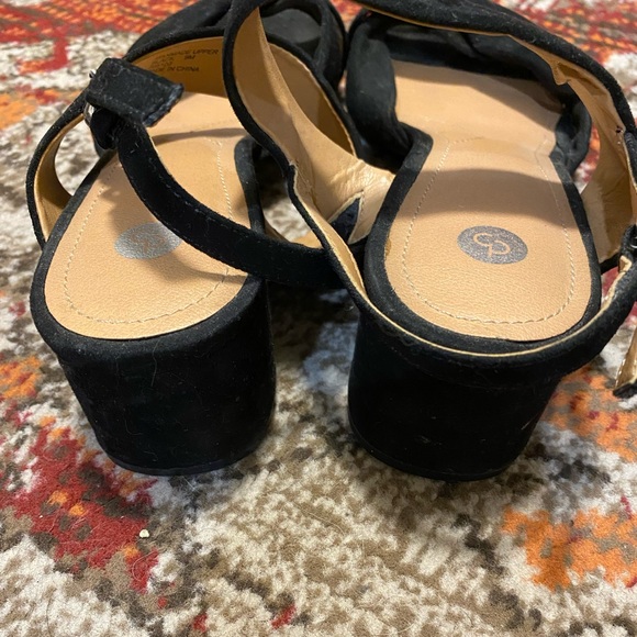 Dress Barn Strappy Sandals - Picture 4 of 4